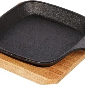 blackstone cast iron mini square skillet with wooden sizzler plate, 13cm perfect for sizzling, grilling, and serving bc14151