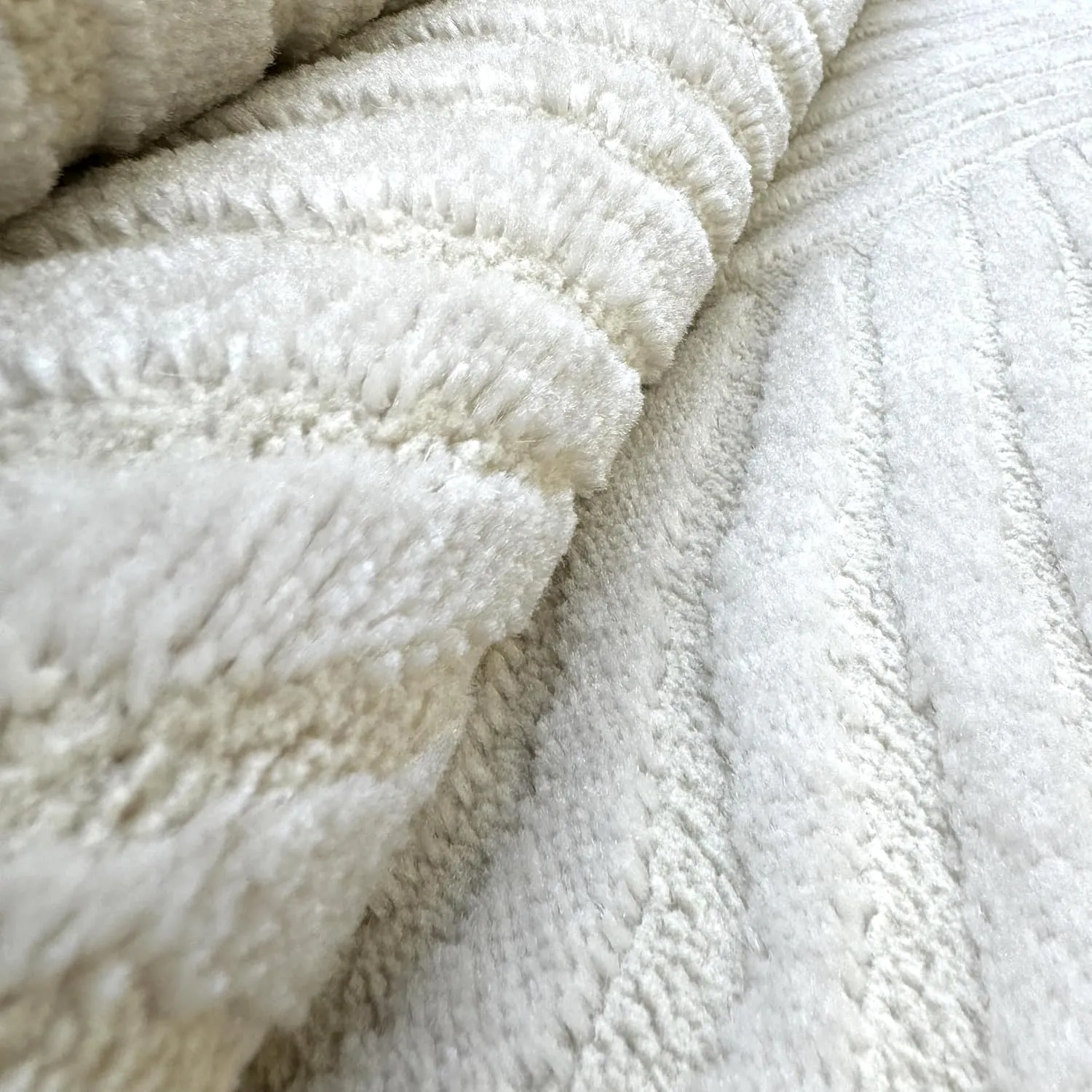 Handpicked Furniture Neutral Beige Carpet Ultra Soft Area Carpets For Bed Room, Living Room, Dining room, Anti-slip Floor Carpets, Easy to Clean, Made In Turkey (Beige, 80 x 150 cm (2.6 x 4.9 ft))