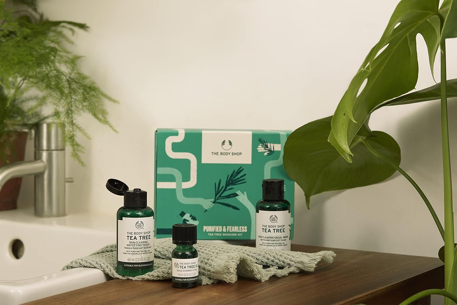 the body shop purified & fearless tea tree skincare kit gift set, for oily and blemished skin