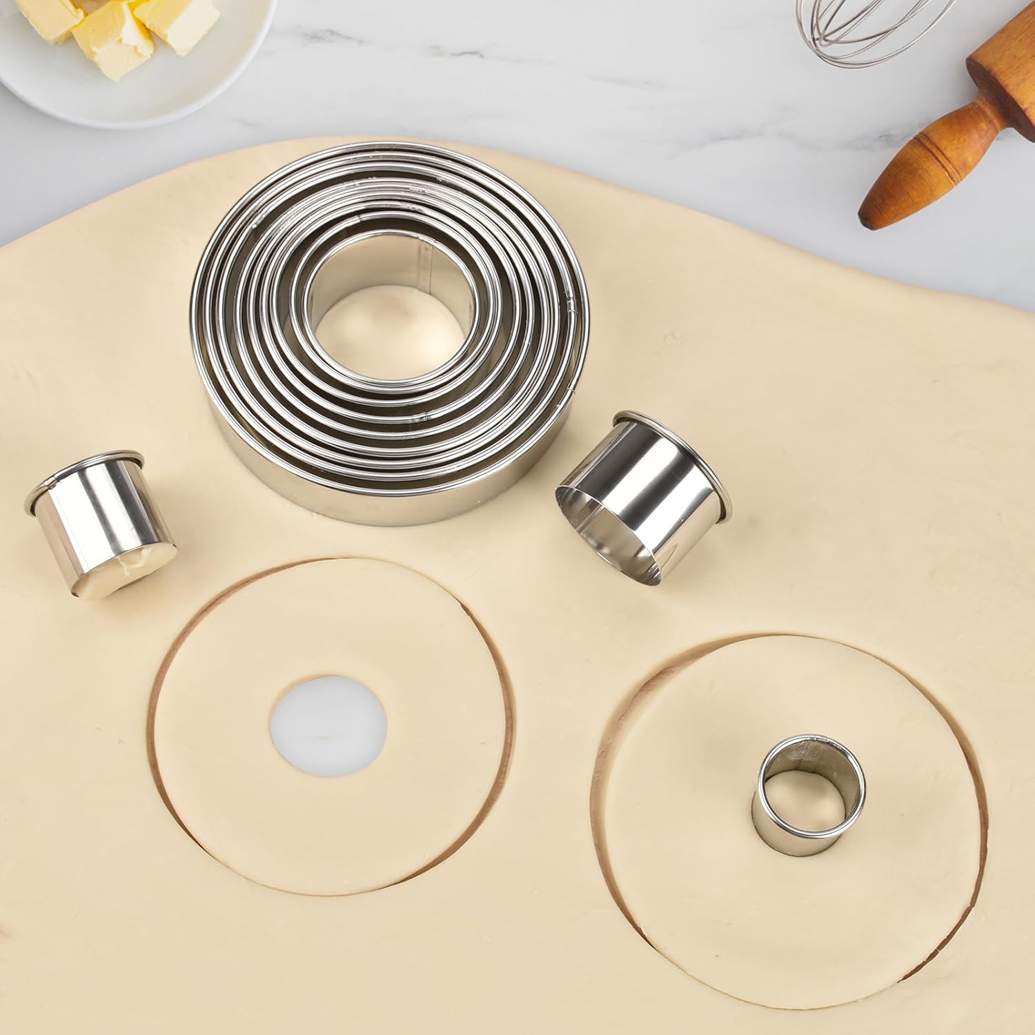 dacono round cookie biscuit cutter set, 12 graduated circle pastry cutters, heavy duty commercial grade 18/8 304 stainless steel cookie and dough cutters, mk05 13