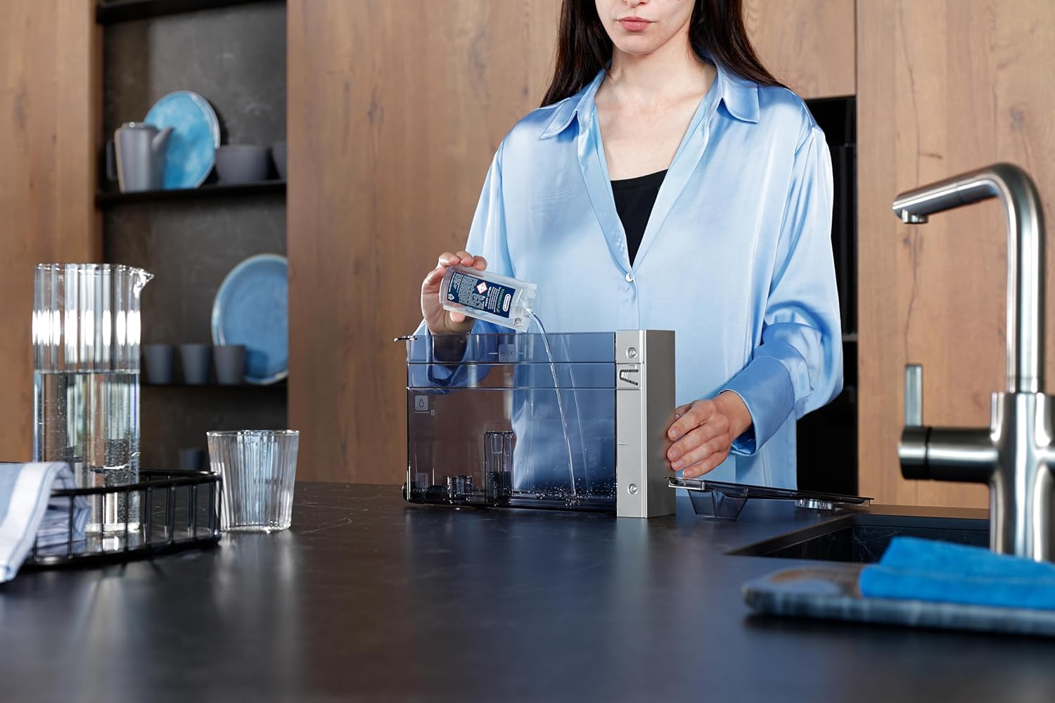 de'longhi ecodecalk descaler 100ml: eco friendly limescale remover with natural lactic acid for coffee maker, dishwasher, washing machine, kettle, extends machine life & preserve coffee flavor dlsc101