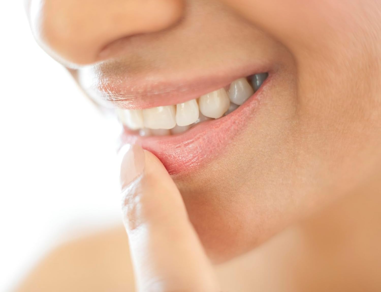 bioderma atoderm restorative lip balm for very dry sensitive skin, 15ml