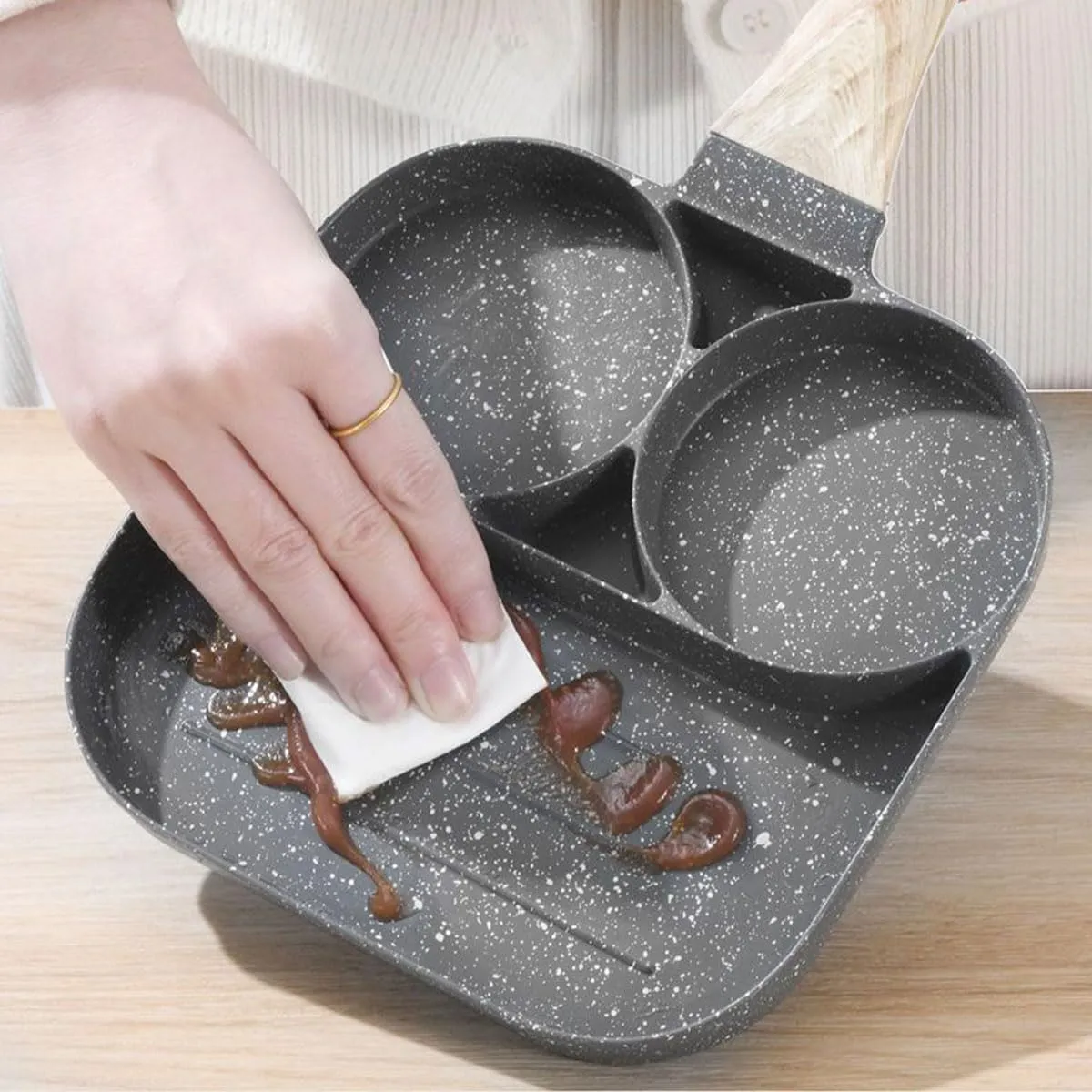 ECVV Egg Frying Pan, 3-in-1 Nonstick Pan Divided Breakfast Pans with Heat Resistant Handle | Egg Omelette Pan for Pancake | Bacon & Burgers | Fried Egg Cooker for Gas Stove & Induction Cooker