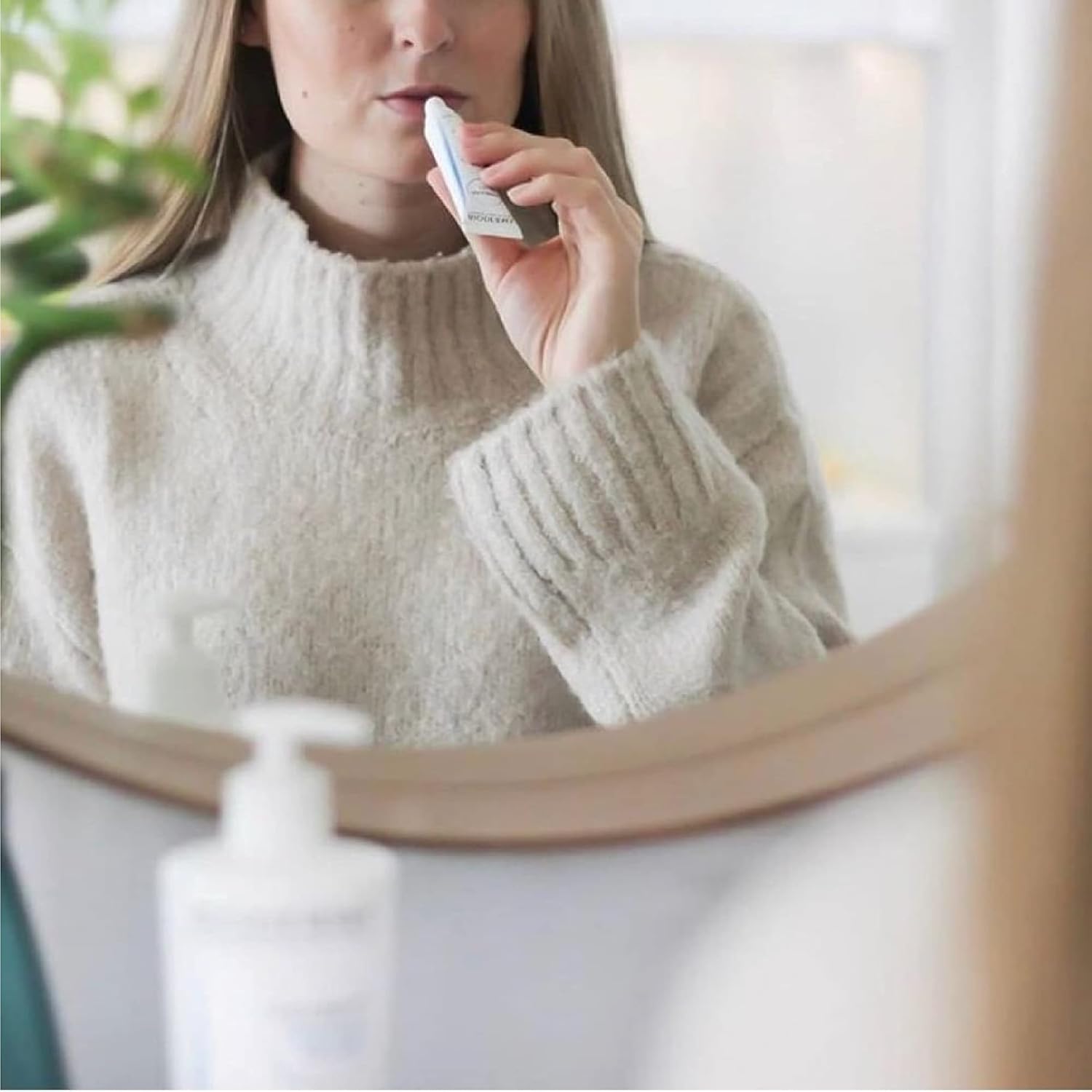 bioderma atoderm restorative lip balm for very dry sensitive skin, 15ml