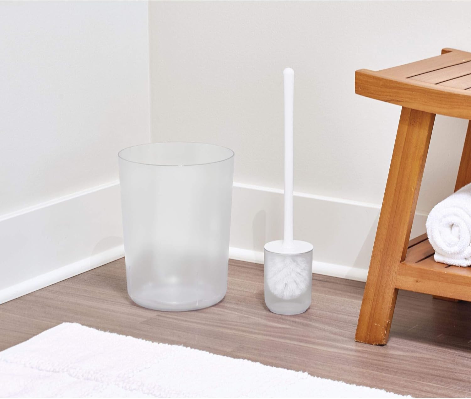 idesign finn bpa free plastic round waste basket 7.64" x 10", clear