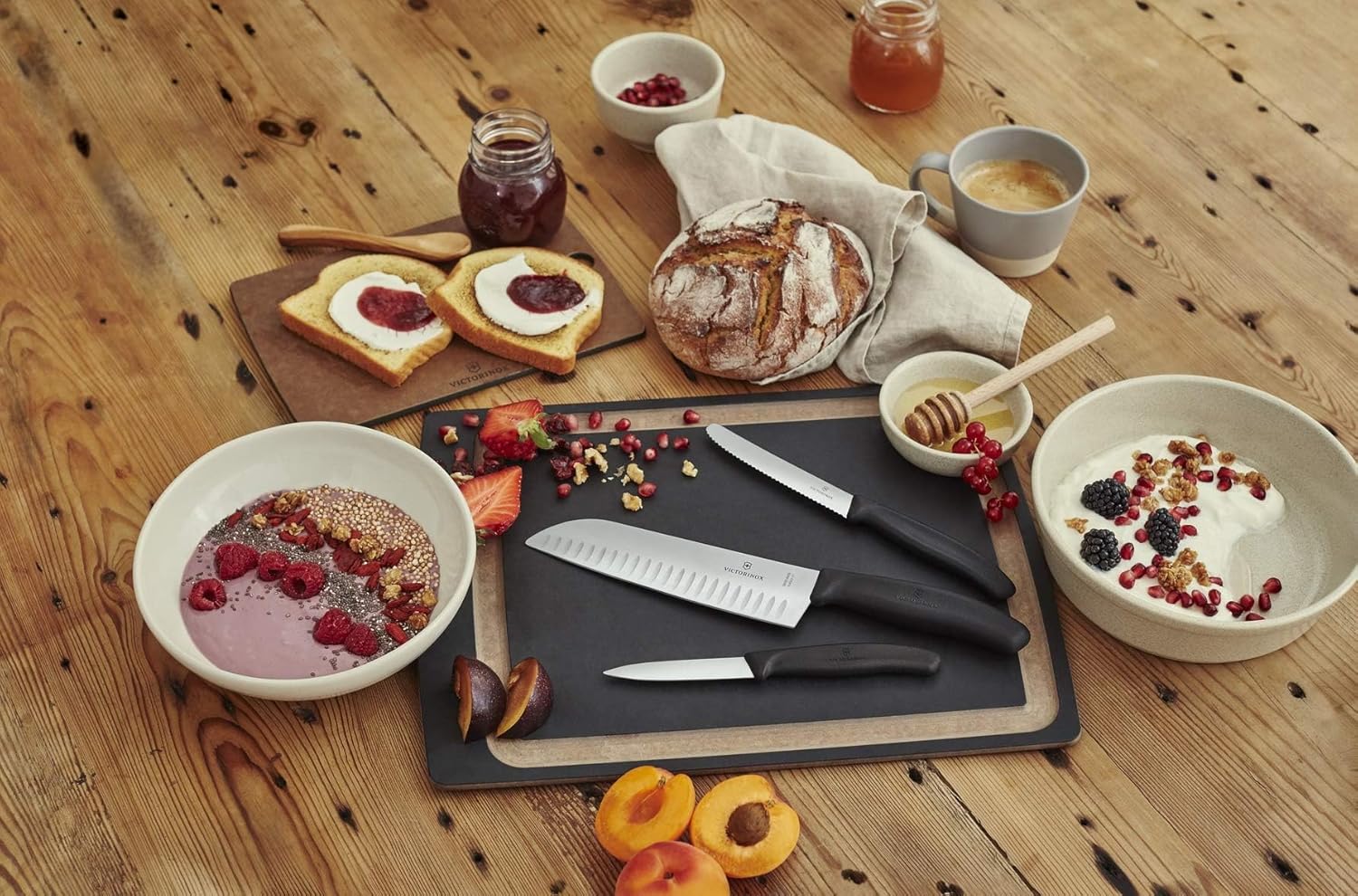 victorinox swiss classic tomato knife, set of 6, sharp blade, wavy edge, 11 cm, stainless steel, black