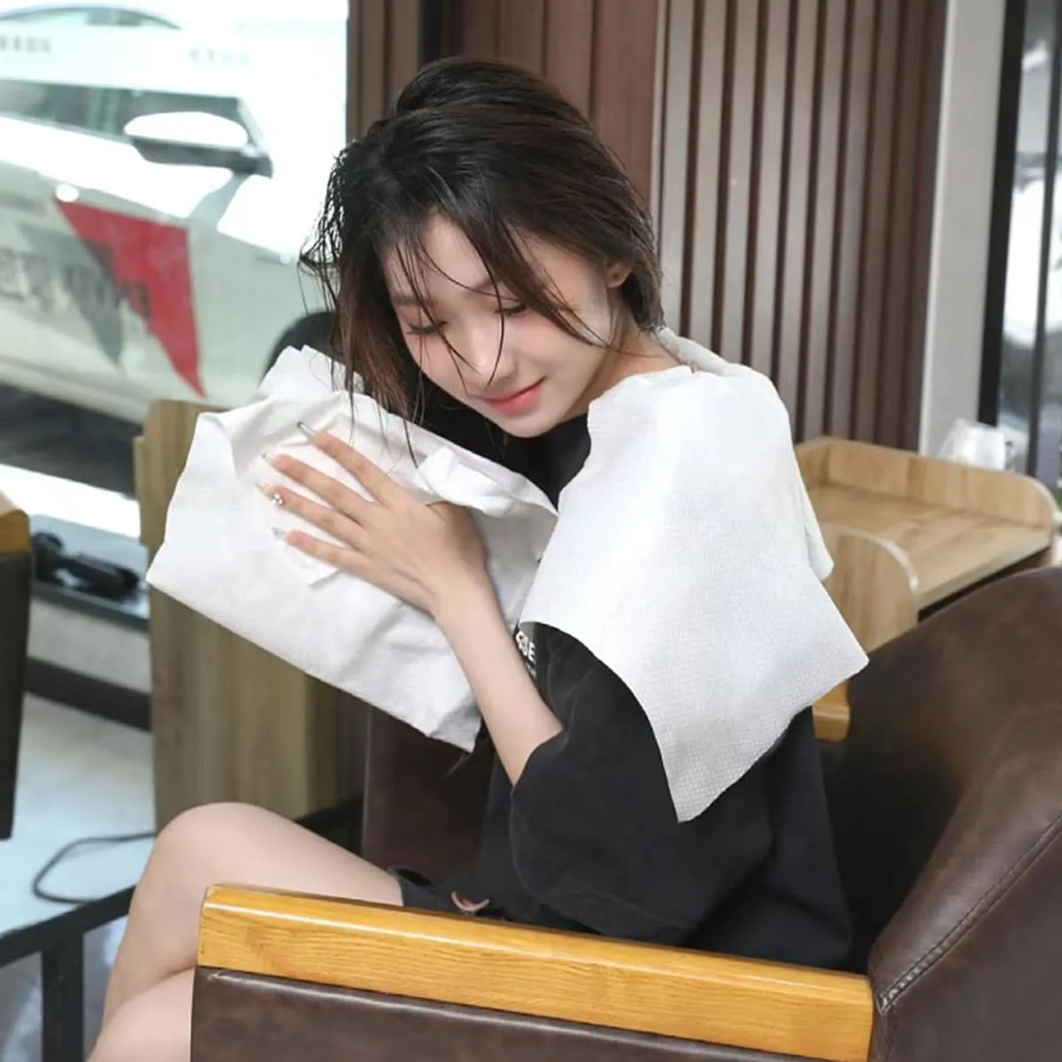 ecvv disposable bath towels, (50 count) large size 60 * 30cm guest hair towels, bathroom shower body towel for travel, hotel, trip, camping, beauty salons spa use absorbent quick dry, white