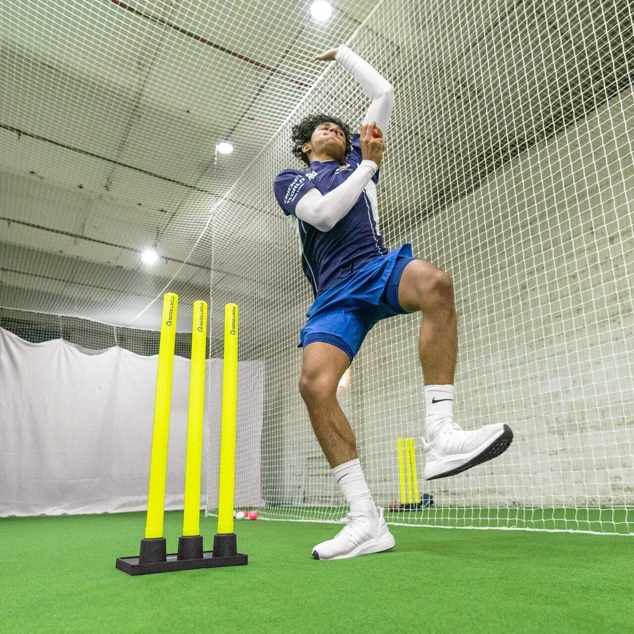 Plastic Cricket Wickets STUMP with High Duty Rubber Stand - Suitable for All Ages