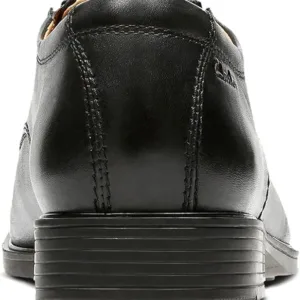 clarks men’s dress shoes – tilden cap oxford with cushioned insole