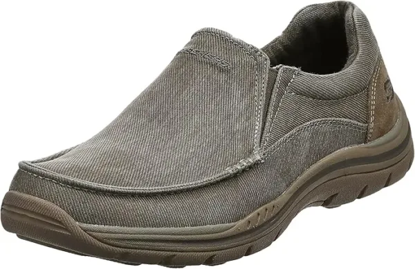 Skechers Avillo men’s slip-on shoes – moccasin-style with memory foam cushioning, soft uppers, and flexible sole for relaxed all-day comfort.