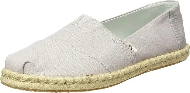 TOMS Kids Slip-On Shoes – Style 10010533 offers a secure, comfy fit with durable construction, great for everyday movement and growing feet in the UAE.