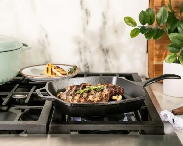 heavy duty pre seasoned cast iron grill pan with easy grip handle, 10.5 inch, black