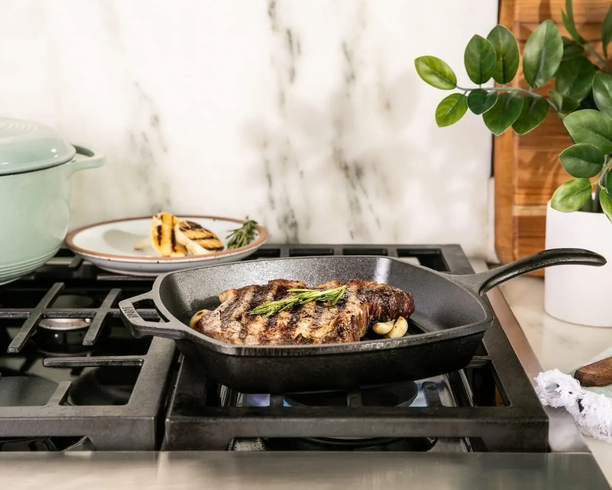 heavy duty pre seasoned cast iron grill pan with easy grip handle, 10.5 inch, black