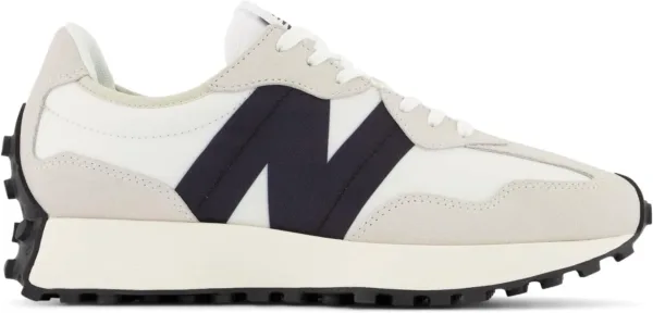 New Balance comfortable running sneakers for men in Dubai – lightweight, breathable, and durable shoes designed for jogging, walking, and daily use.