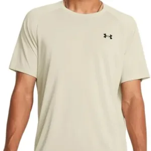 Under Armour men’s UA Tech t-shirt, lightweight short sleeve performance sports tee for gym, training, running, and everyday athletic comfort.