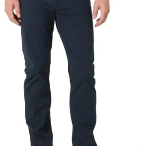 Wrangler men’s Authentics slim straight jeans, comfortable denim perfect for casual and everyday wear, providing style, flexibility, and all-day comfort.