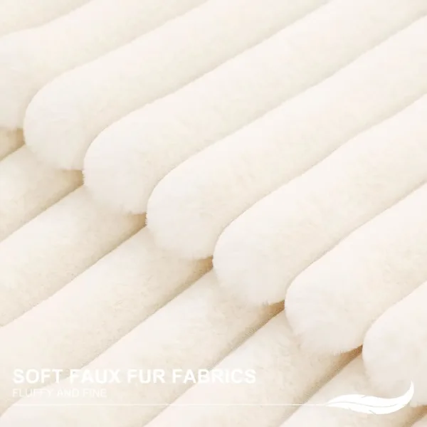 faux fur pillow 3