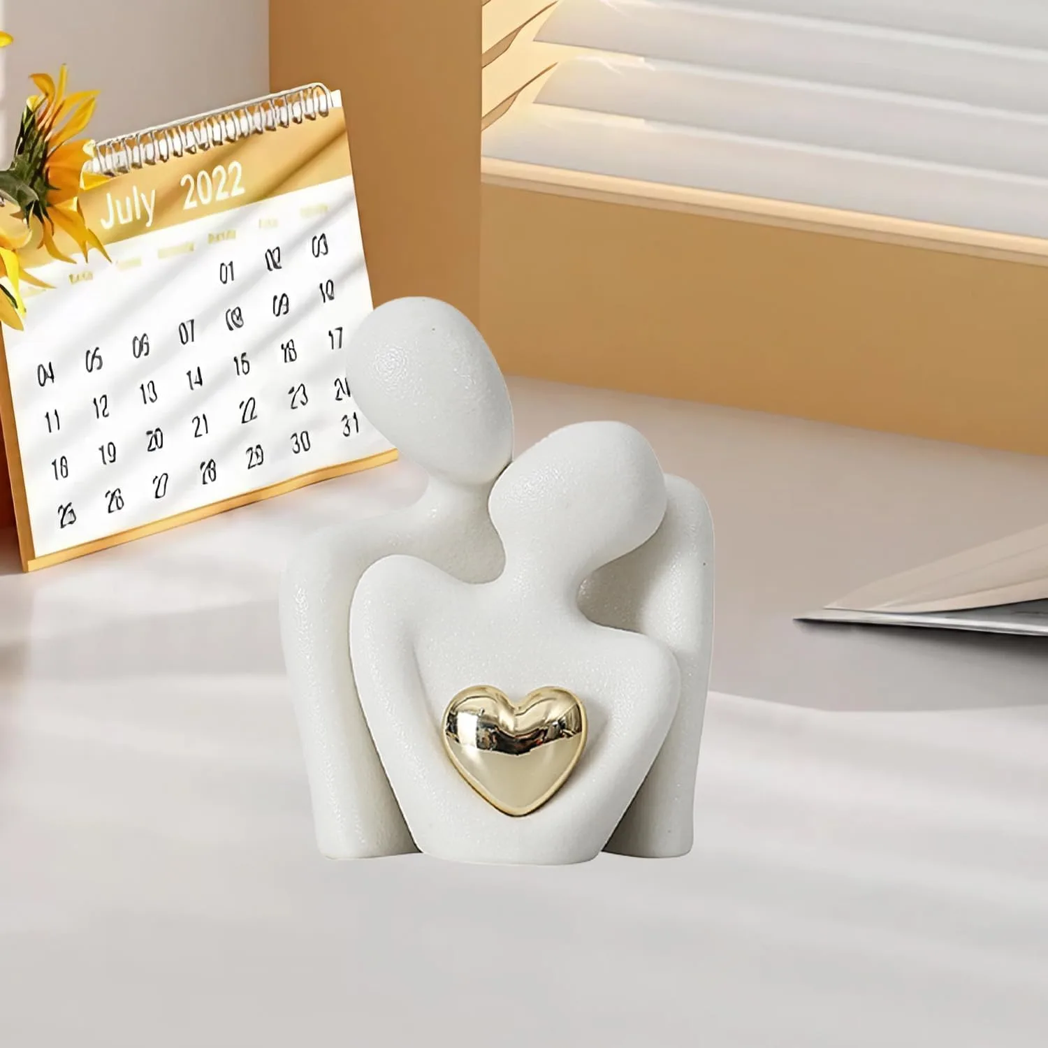 couple statue decor 6