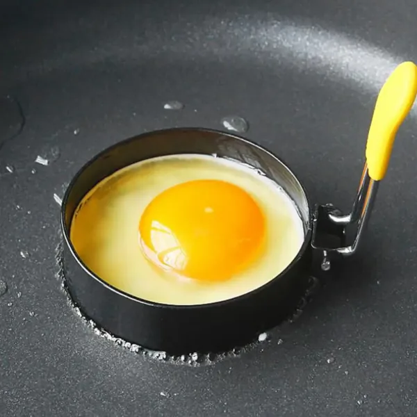 egg rings frying eggs 4
