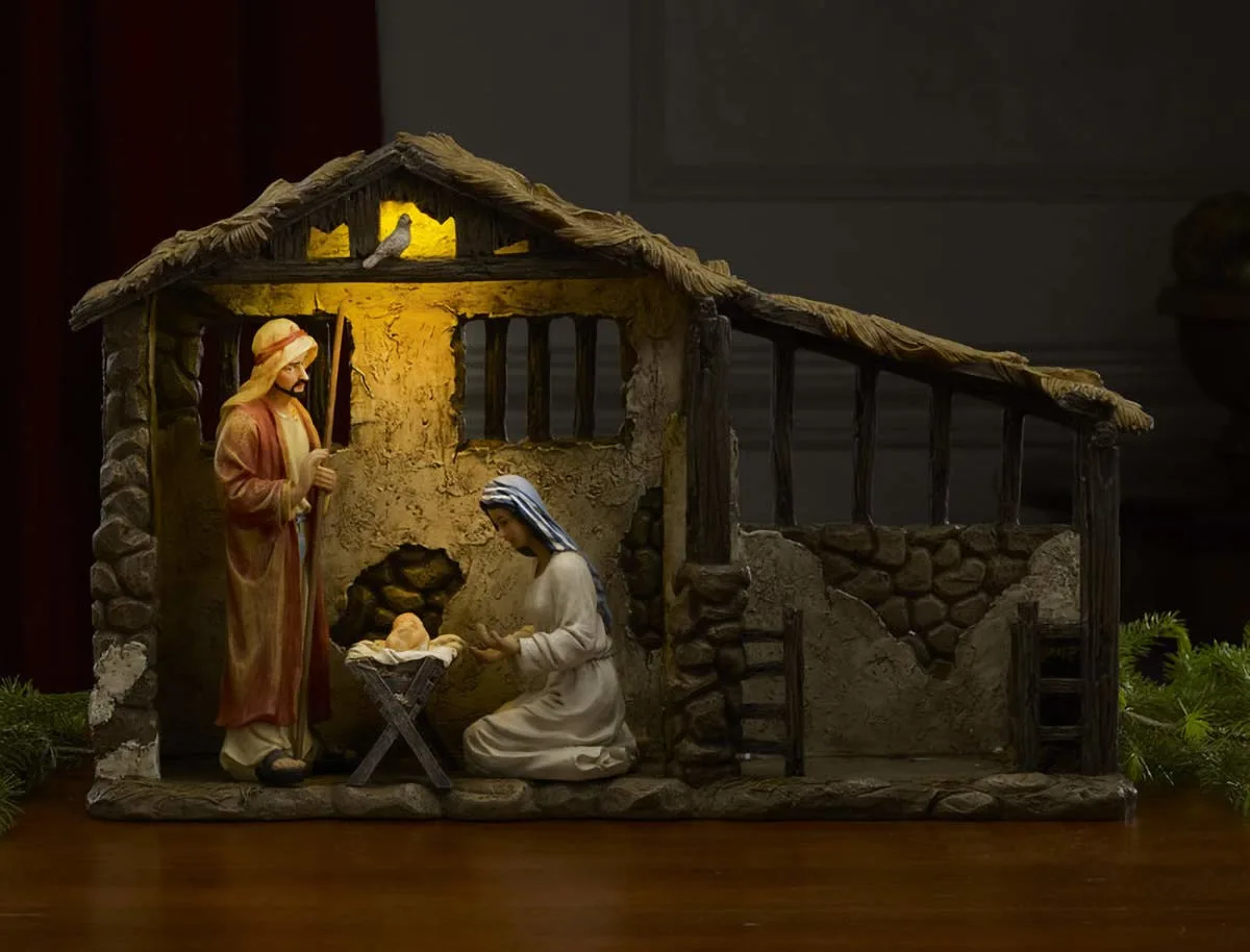 lighted nativity stable 5