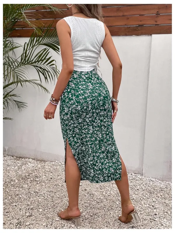 maternity outfit floral skirt 2