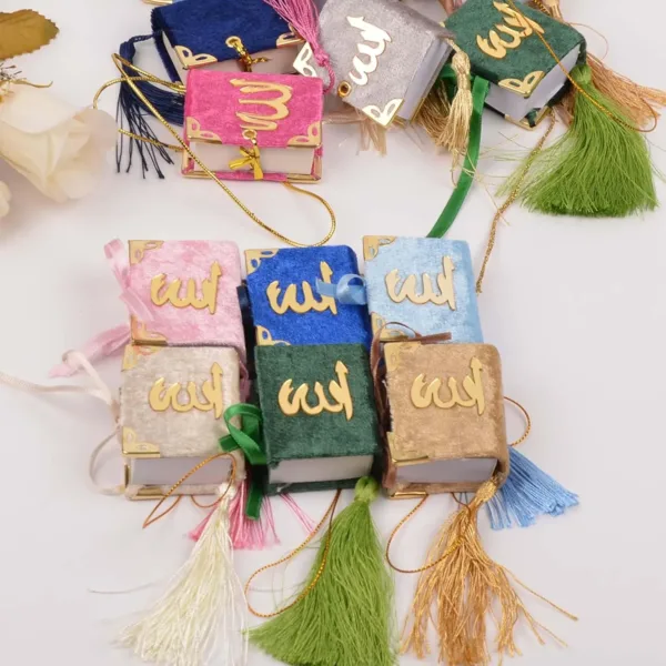 mini quran favors 4
