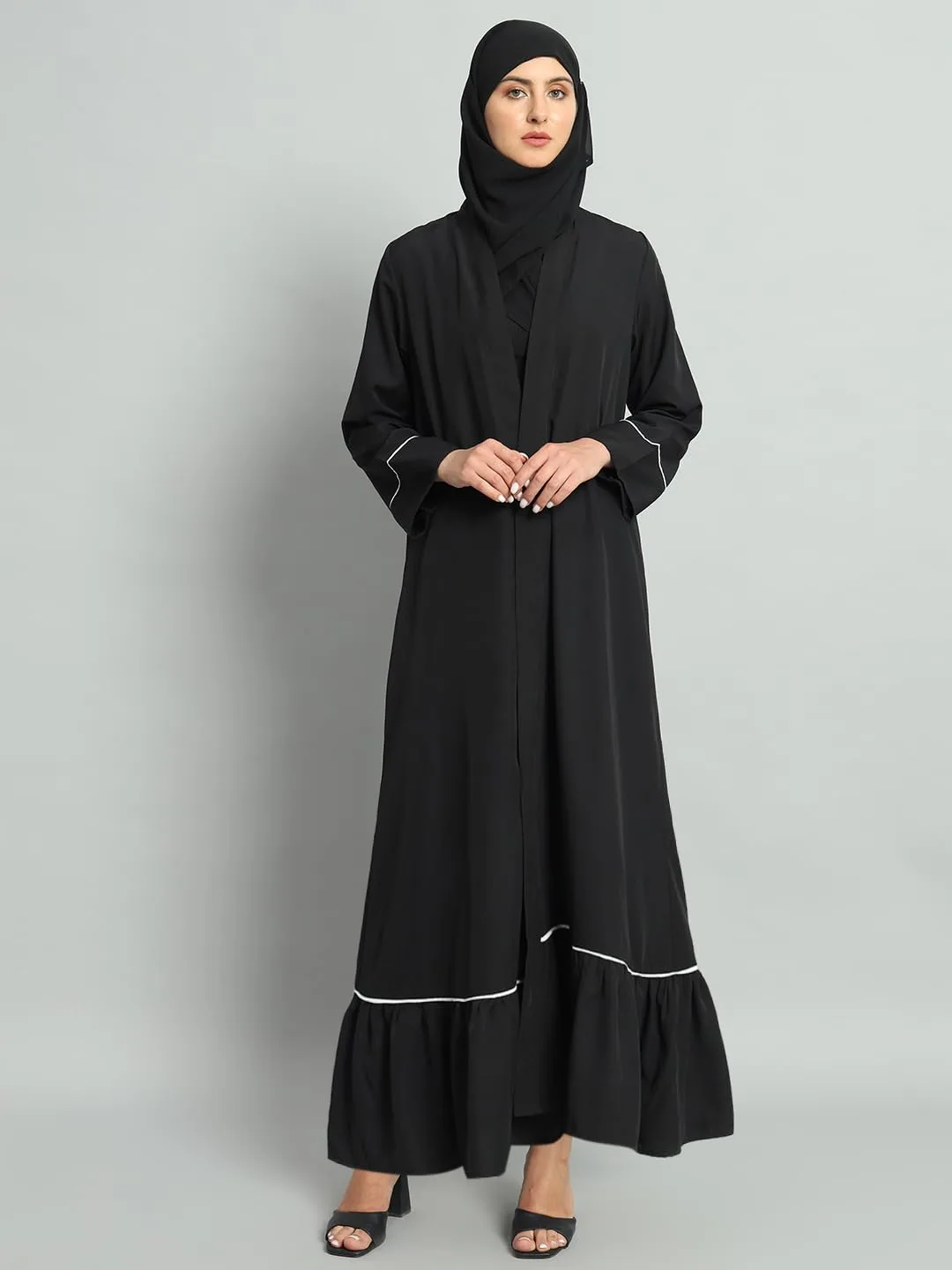 women abaya hijab 2