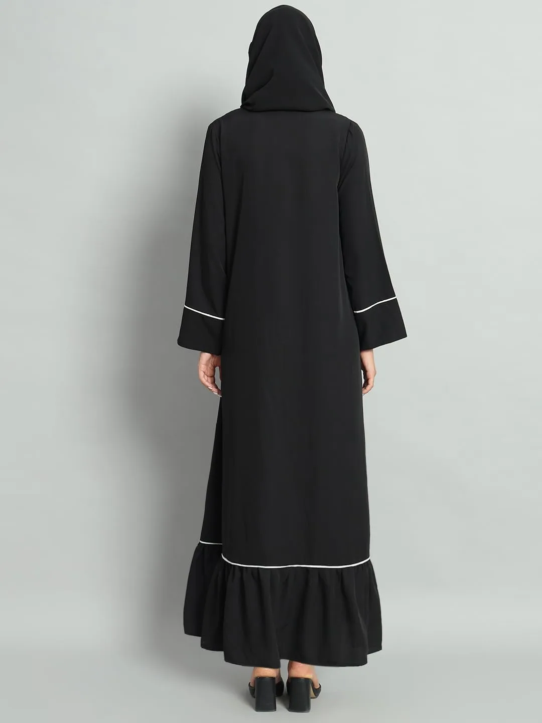 women abaya hijab 3