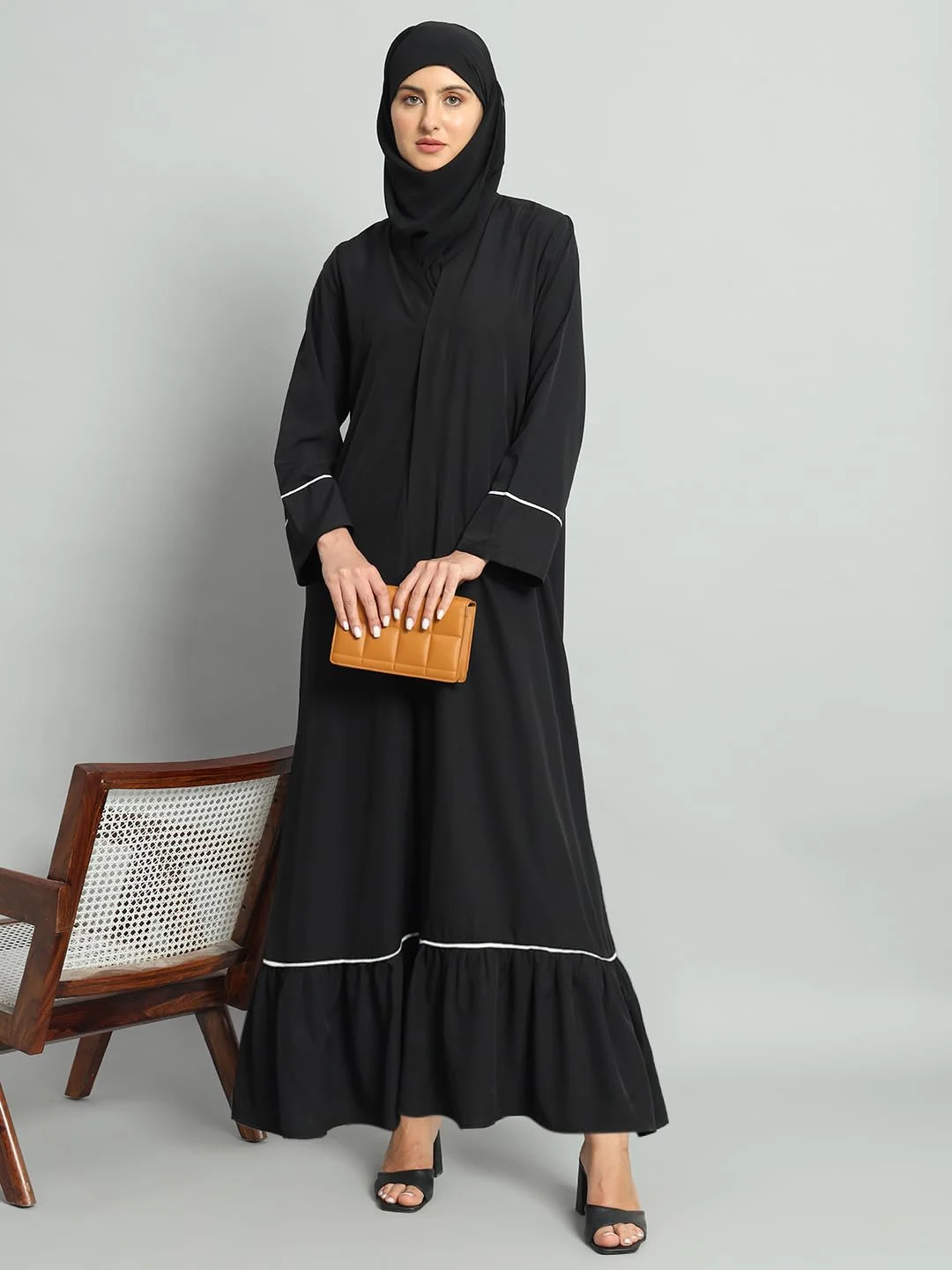 women abaya hijab 4