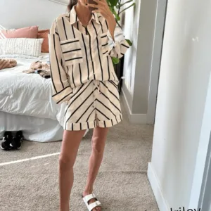 womens striped outfit 4