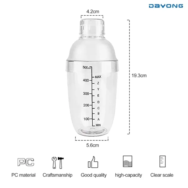 This transparent 17oz plastic cocktail shaker is made of thickened PC resin, featuring a built-in strainer, graduated measurements, and an ice filter for easily making cocktails, smoothies, or milk tea at home or in a bar.