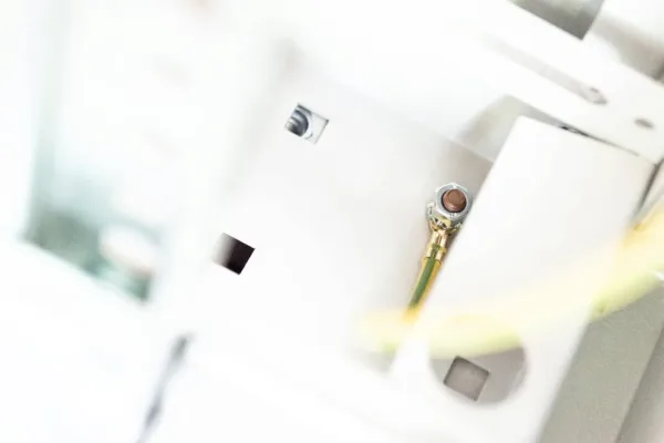 The DIGITUS DN-19 EARTH potential equalization rail is designed for use in 19-inch network and server cabinets, featuring six connection points and including four earth cables, made in Turkey.