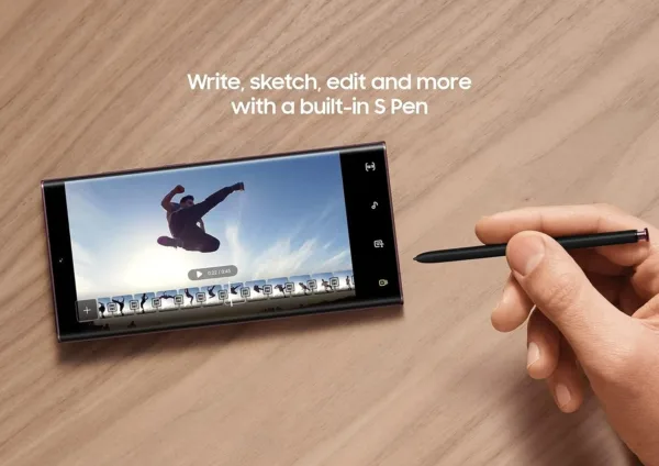 The Samsung Galaxy S22 Ultra in Phantom Black boasts a stunning 8K camera, embedded S Pen, a bright display, and long battery life for all-day use.