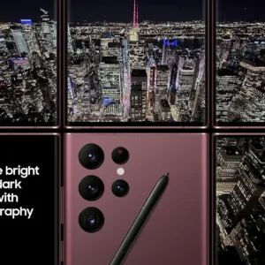 The Samsung Galaxy S22 Ultra in Phantom Black boasts a stunning 8K camera, embedded S Pen, a bright display, and long battery life for all-day use.