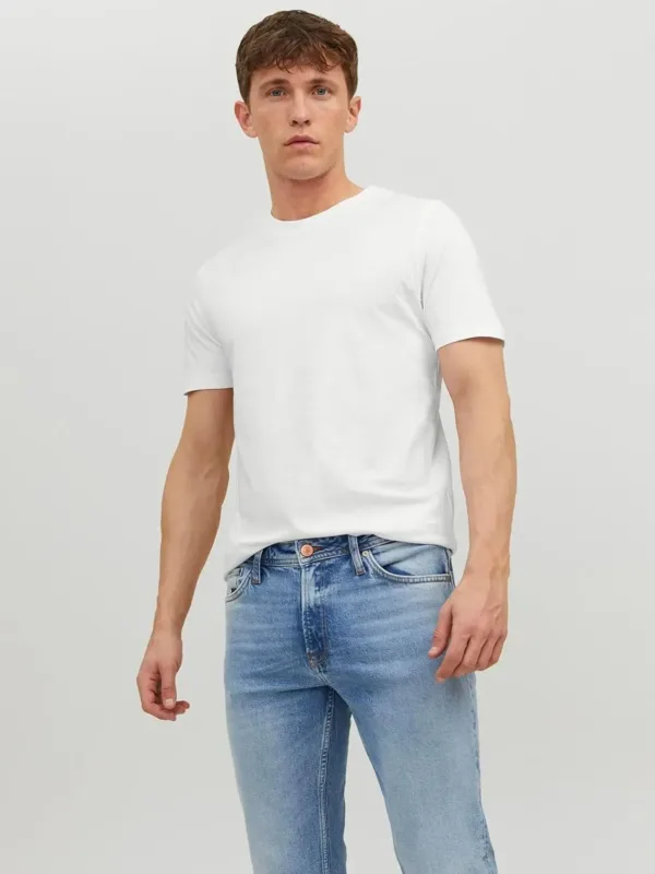 A comfortable and breathable JACK & JONES organic cotton basic O-neck t-shirt for men, perfect for everyday wear.