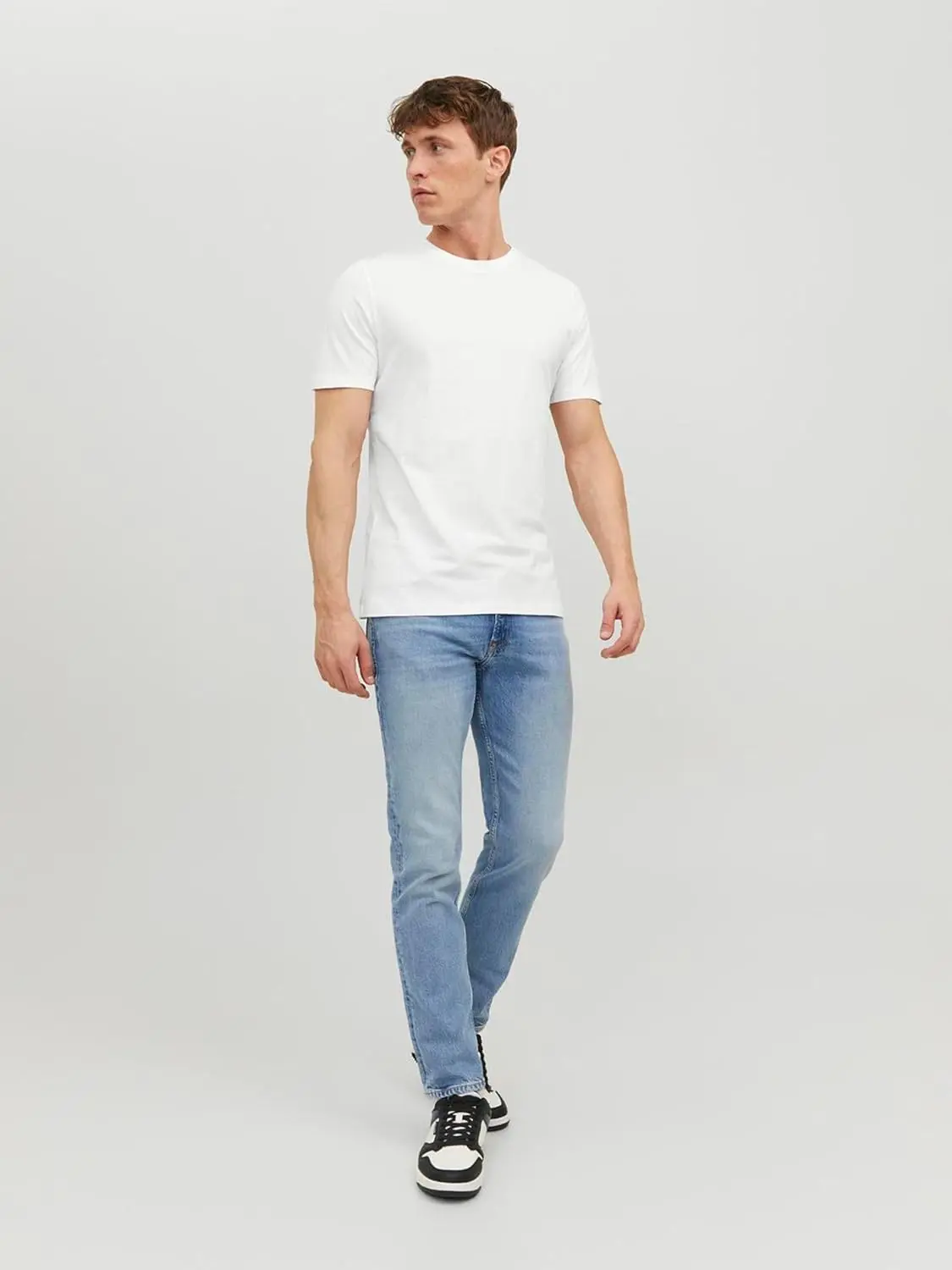 A comfortable and breathable JACK & JONES organic cotton basic O-neck t-shirt for men, perfect for everyday wear.