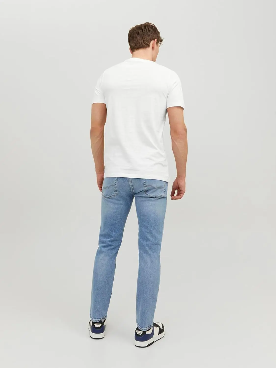 A comfortable and breathable JACK & JONES organic cotton basic O-neck t-shirt for men, perfect for everyday wear.