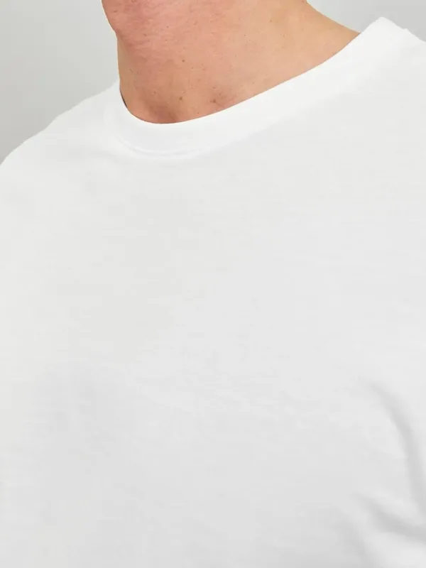 A comfortable and breathable JACK & JONES organic cotton basic O-neck t-shirt for men, perfect for everyday wear.
