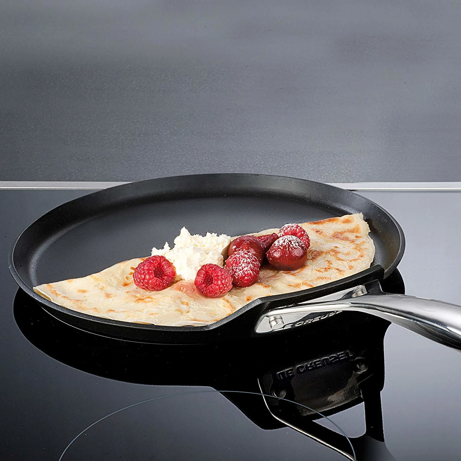 le creuset crepe pan 6
