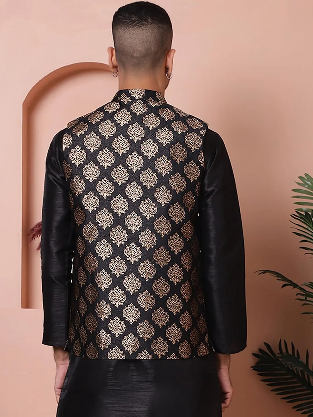 This elegant brocade Nehru jacket for men adds a touch of royal Indian style to any outfit, perfect for weddings and festive occasions.