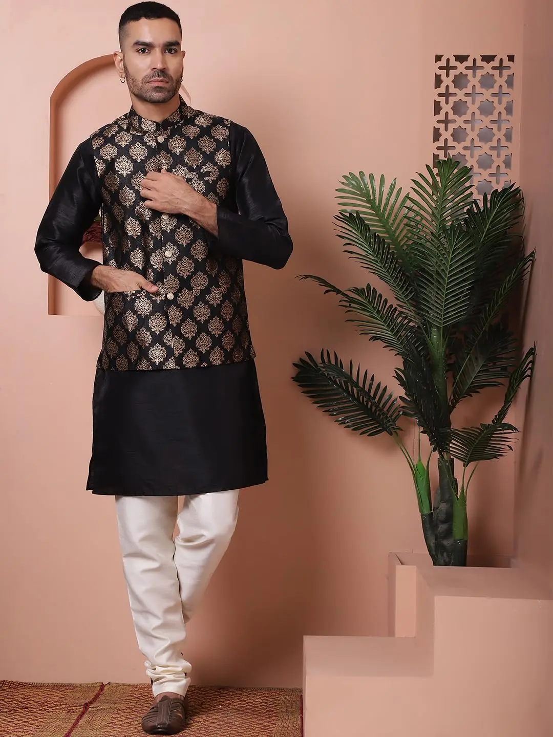 This elegant brocade Nehru jacket for men adds a touch of royal Indian style to any outfit, perfect for weddings and festive occasions.