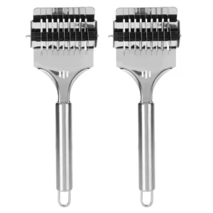 This stainless steel noodle cutter with an ergonomic handle and hook is designed for easy cutting of noodles and vegetables in the kitchen.