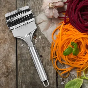 This stainless steel noodle cutter with an ergonomic handle and hook is designed for easy cutting of noodles and vegetables in the kitchen.