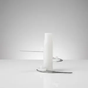 This is a one-touch food chopper with stainless steel blades and a transparent bowl, ideal for quickly chopping vegetables, mincing meat, and blending sauces.