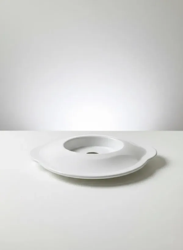 This is a one-touch food chopper with stainless steel blades and a transparent bowl, ideal for quickly chopping vegetables, mincing meat, and blending sauces.