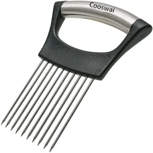 This stainless steel onion holder helps slice vegetables and meat evenly, keeping hands safe from cuts, and is easy to clean.