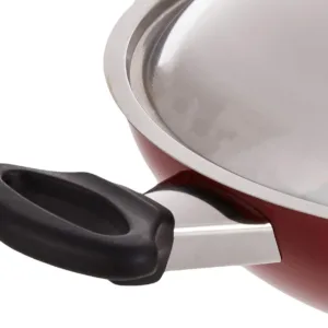 This red Prestige flat bottom kadai features a non-stick coating for healthy, low-fat cooking and comes with a metal lid to preserve nutrients and flavor.