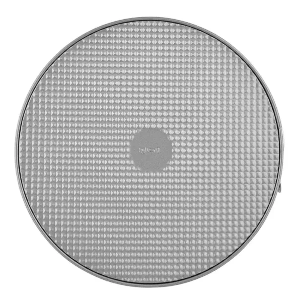 This Prestige springform cake tin features a heavy-gauge carbon steel construction, a non-stick coating for easy food release, and a cushion smart surface for even browning.