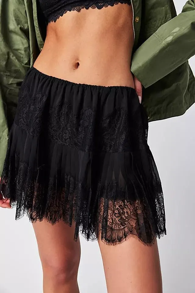 y2k lace mini skirt 2