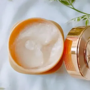 This is a 180g pack of Tsubaki Premium Repair Hair Mask, a conditioner from Shiseido designed to repair and nourish hair.